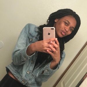 Meet your Posher, Makayla